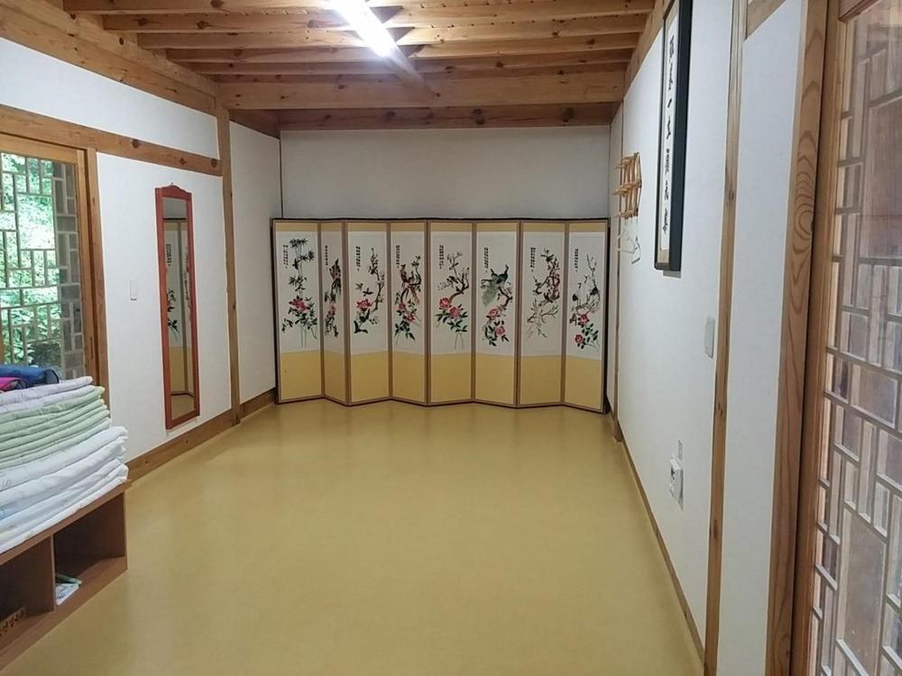 Gangneung Wangsangoal Hanok Pension Bagian luar foto